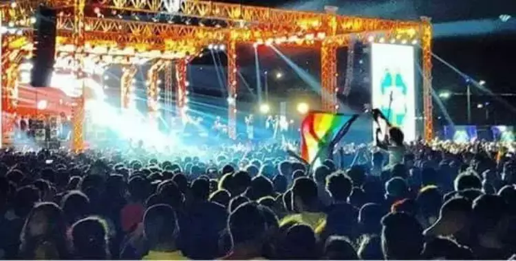  الطالب الذي رفع علم المثليين: «مش ندمان وبرنامج 90 دقيقة كان هيسلمني» (فيديو) 