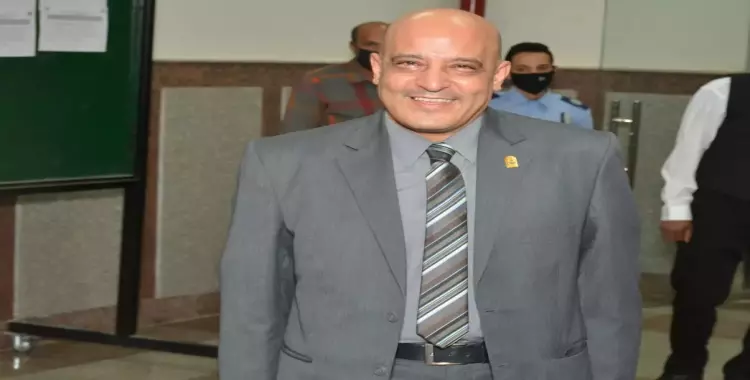 رئيس جامعة أسوان الدكتور أيمن محمود عثمان أبو زيد.. من هو؟ 